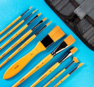 Mont Marte Acrylic Brush Set in Wallet Signature 11pc 2